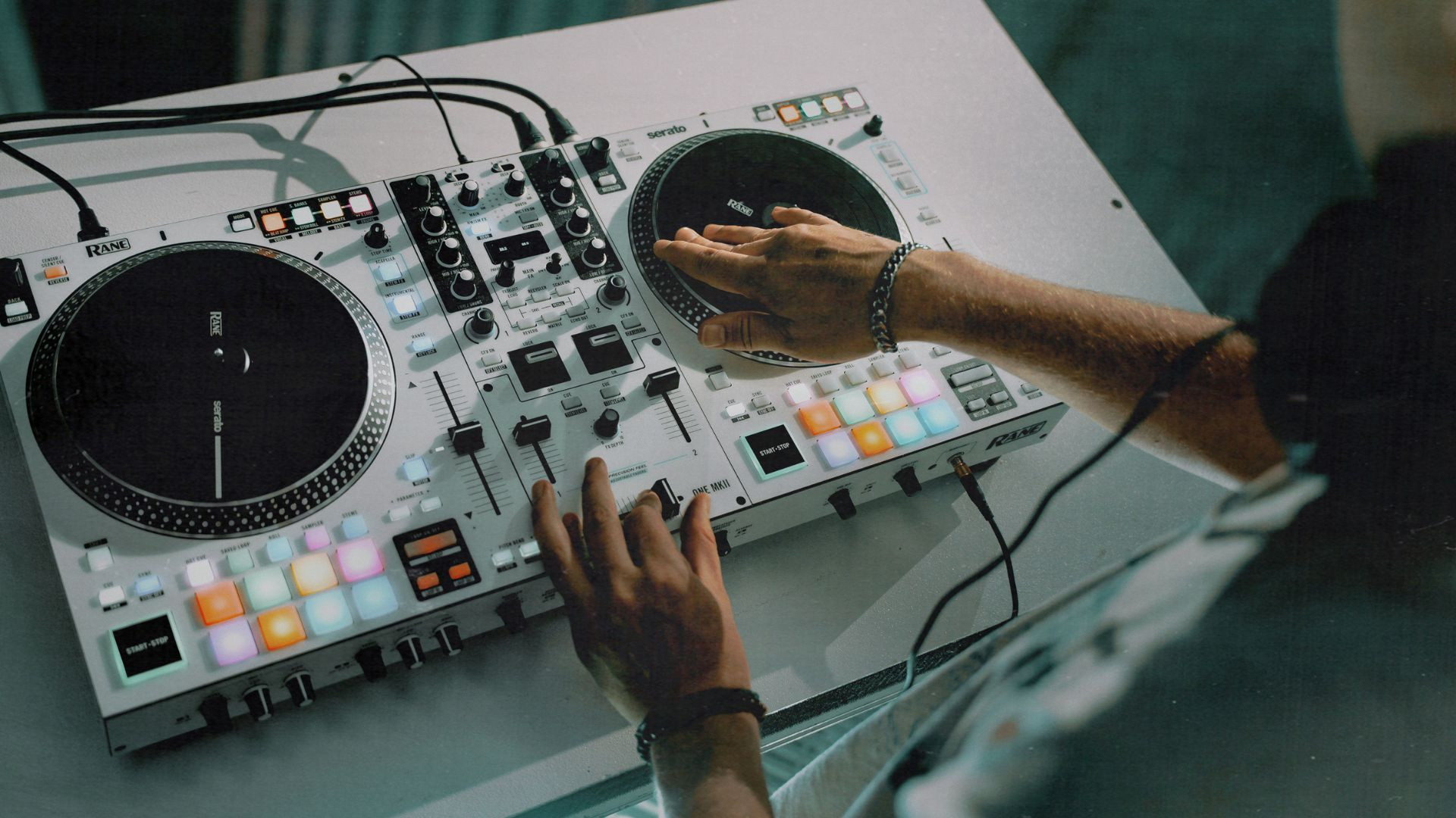 RANE ONE MKII – nowa era profesjonalnego DJ-ingu