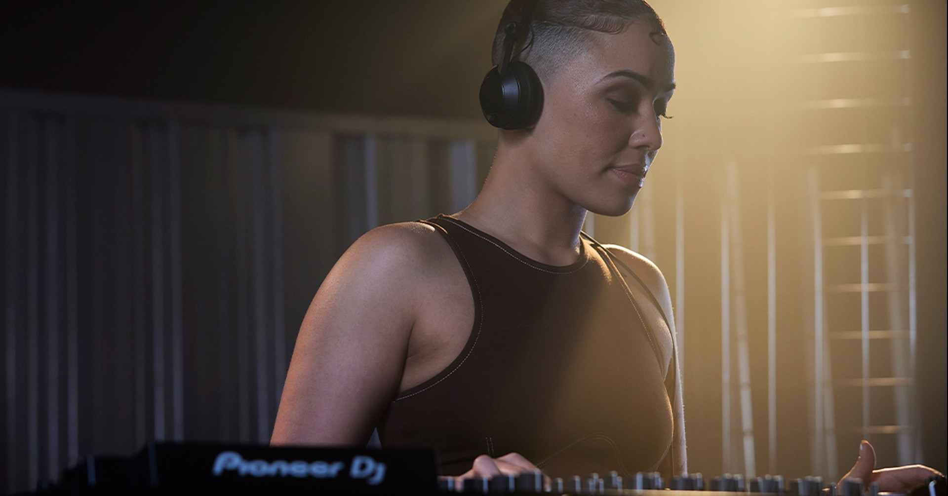 HDJ-CX - nowe słuchawki od Pioneer DJ