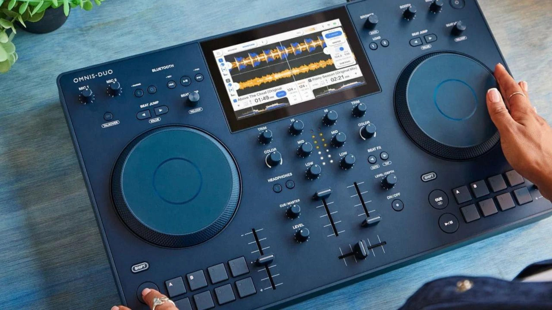 Kontroler AlphaTheta OMNIS-DUO to przełom w dziedzinie sprzętu DJ-skiego